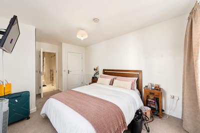Double and ensuite room in Langdon Park Main Photo