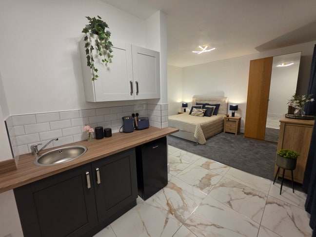🏡Brand new studio rooms, bills included Main Photo