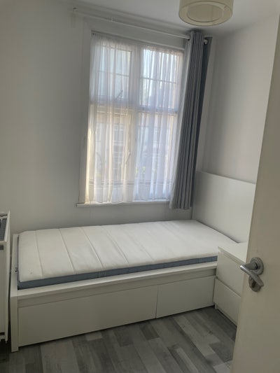 Room included bills  Main Photo