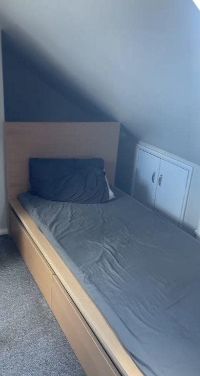 🏡 Spacious Loft En-suite Room|IG2| All Bills Inc Main Photo