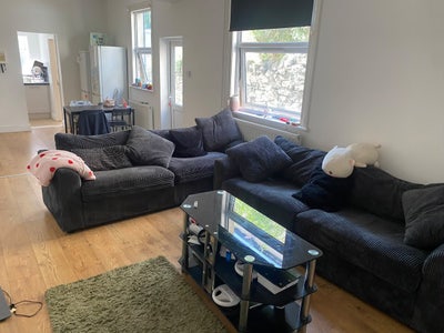 1 Single room available in 7 bed house colum road  Main Photo