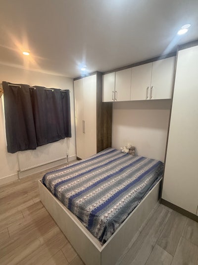 Double bedroom available to rent Main Photo