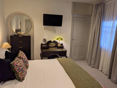 A lovely double room, beautifully furnished. Main Photo