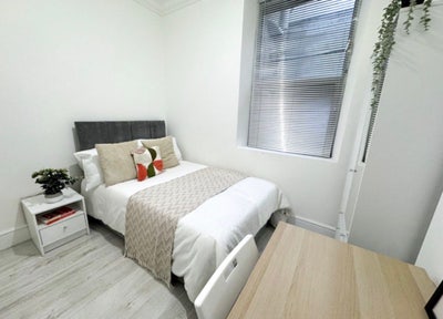 Professional Houseshare - All Bills & Cleaner Inc Main Photo