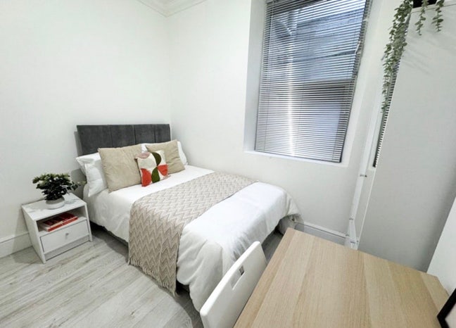 Professional Houseshare - All Bills & Cleaner Inc Main Photo