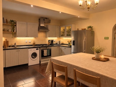 Newly decorated Room.  Main Photo