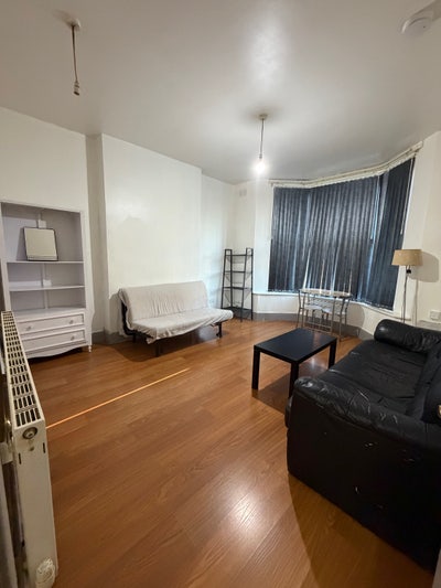 Modeley Fully Furnished 1 Bedroom Flat With Pkg Main Photo