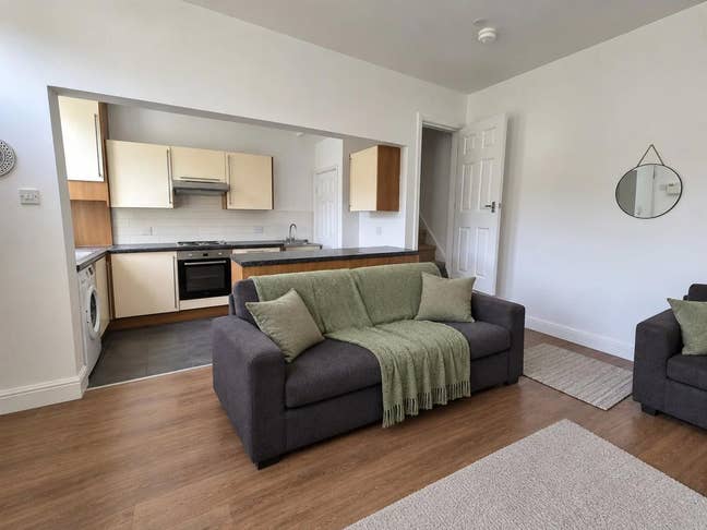 Fab 2 bed house in Burley available November  Main Photo