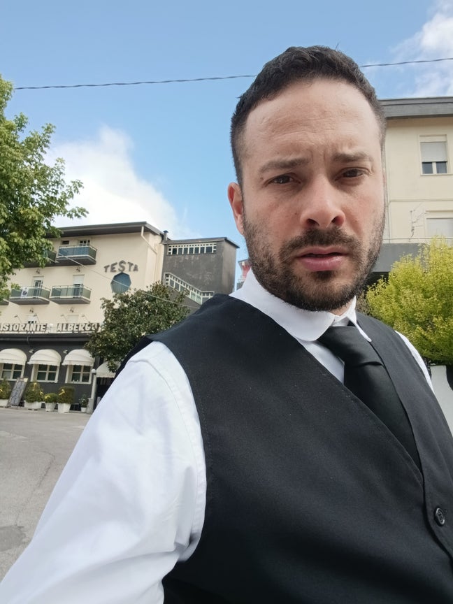 Professional Male seeks a single or double room Main Photo