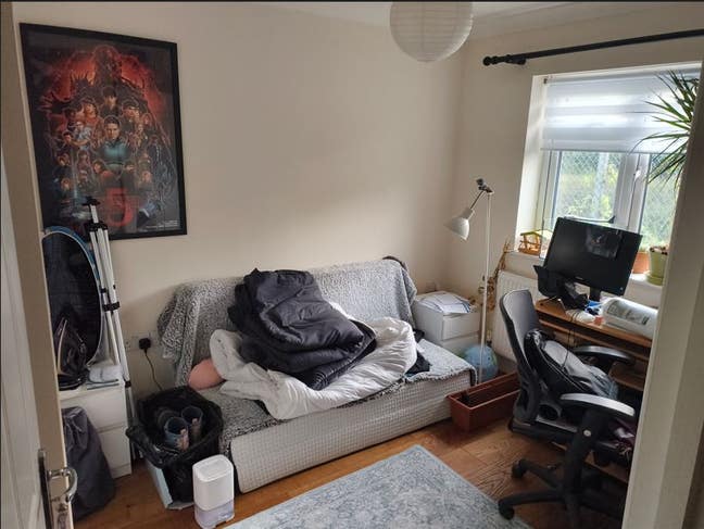 Cosy room with en-suite bathroom, bills included Main Photo