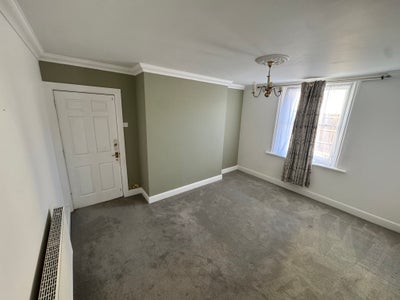 1 large bedroom with private bathroom and kitchen Main Photo