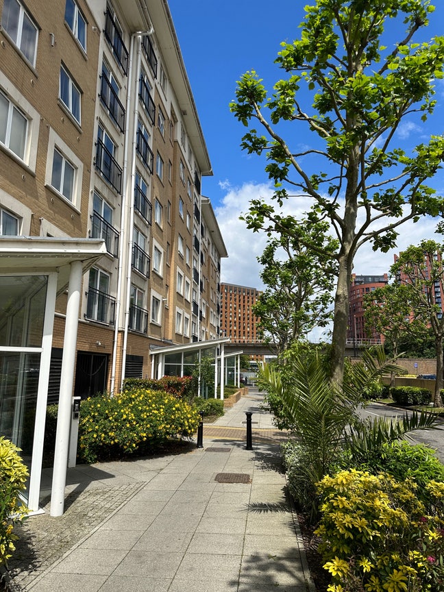 10mins  to Canary Wharf Double Room In E14 Area Main Photo