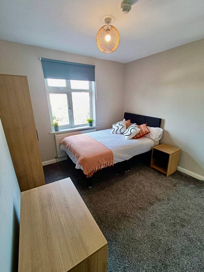 Available Now! 3 Mins to Tram 🚎​ Free Parking🚙💨 Main Photo