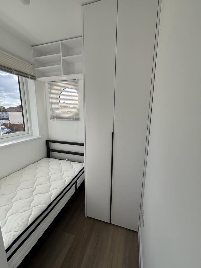 A single room available for rent in Chessington  Main Photo