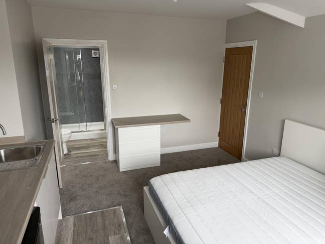 Newly refurbished HMO Main Photo