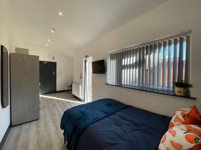 Stunning New Refurb Now Being Offered Main Photo