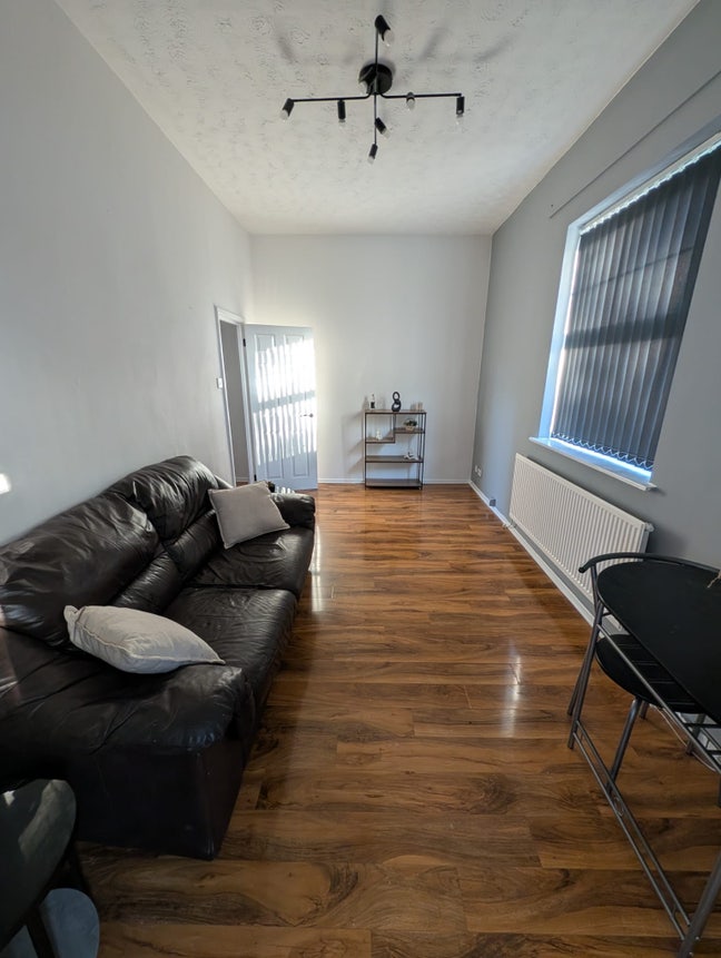 Modern First Floor One Bedroom Apartment Main Photo