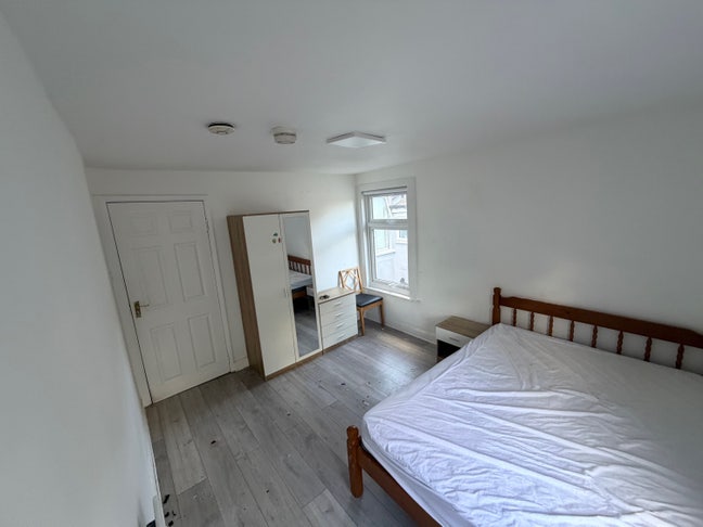 Large Double in Plumstead/ Woolwich close to statn Main Photo