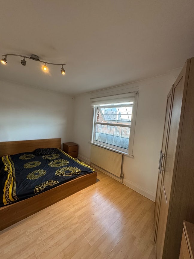✨ 🛏️ Double Room to Let in Temple Fortune Main Photo