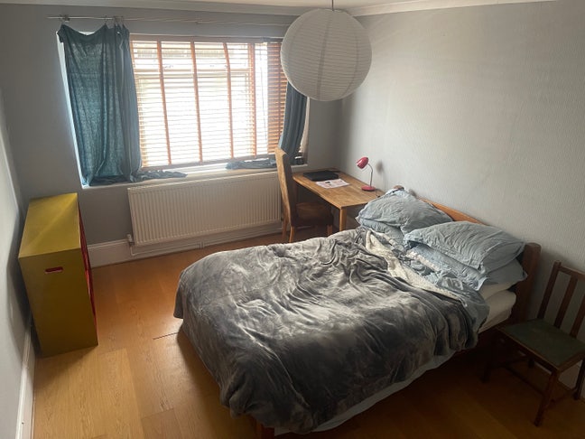 Room available in peaceful shared flat  Main Photo