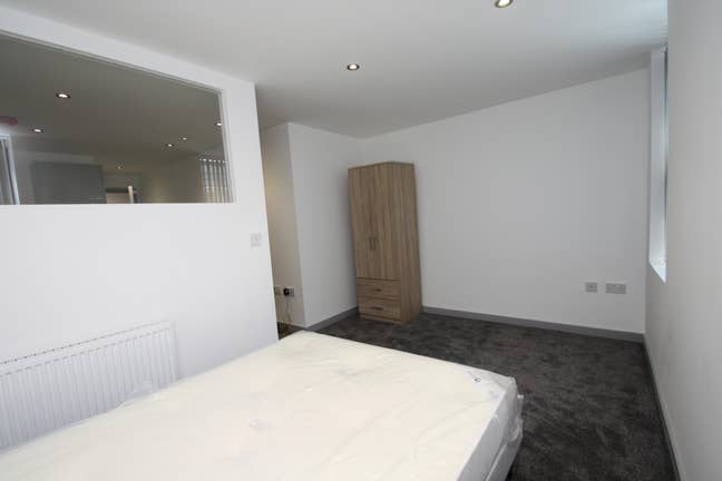 1 Bed Apt, Hull City Centre, Bills Inc — 203FC Main Photo