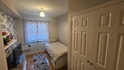 En-suite room to rent Main Photo