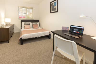 All Bills inc!!  Double En-Suite I Quiet Room Main Photo