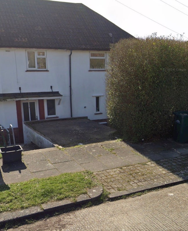 Double rooms available in Hollingbury BN1 8LQ Main Photo