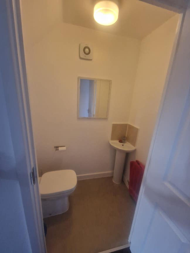 URGENT: Looking for a replacement tenant Main Photo