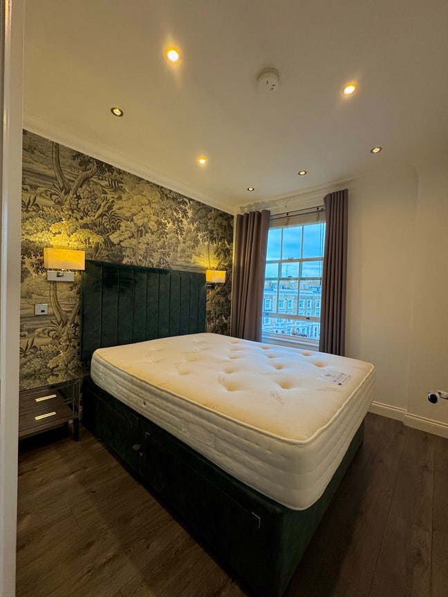Room with a private bathroom Main Photo