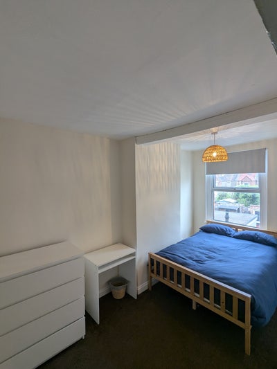 Double Room – Trowbridge – &pound;595 pcm – Bills Includ Main Photo