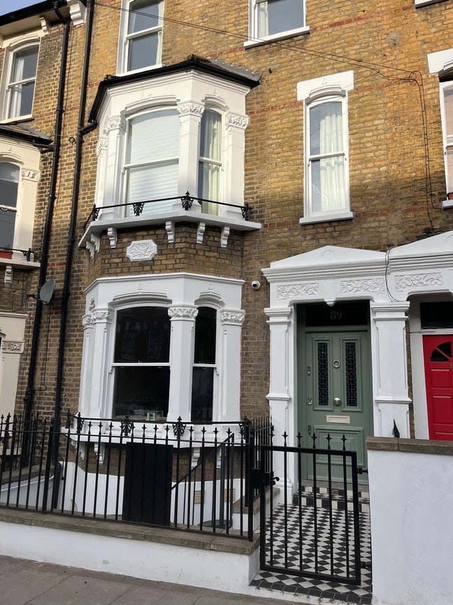 Whole Studio Flat - Newly Refurbished Main Photo