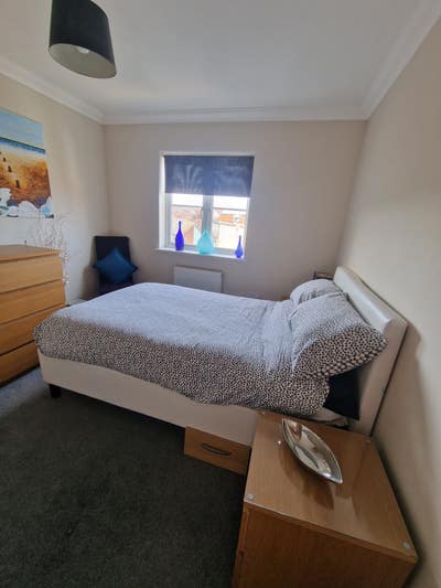 Double Room in Strictly Non Smoking Household  Main Photo
