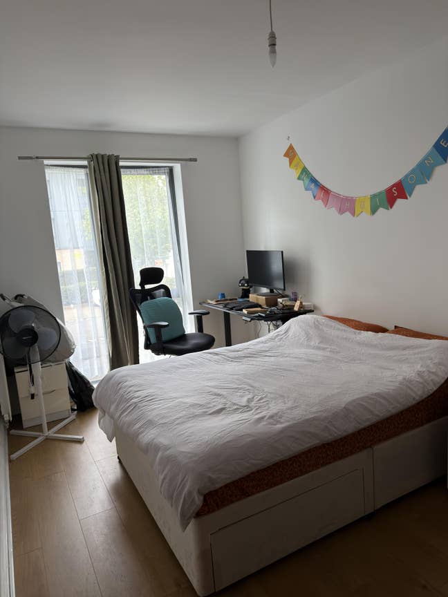 Beautiful Furnished 2Bed 2Bath in Zone4 Colindale Main Photo