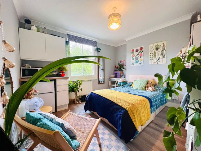 1 Room to Rent in Dalston Main Photo