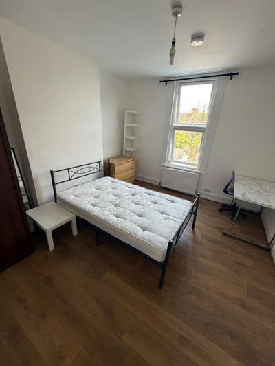Large double room in Tooting (18th October) Main Photo