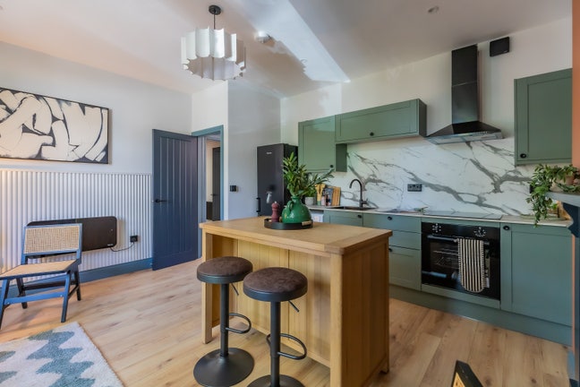 Brand new 2 bed flat, perfect for couples/sharers! Main Photo