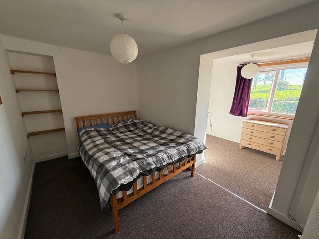 Nice flat with all bills included. Main Photo