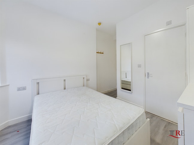 Double Ensuite Room Near Dollis Hill Station Main Photo