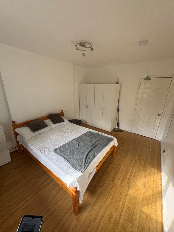 Big Double Room for Single or Couple(8W) Main Photo