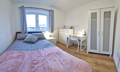 Small Double Room in great location in Limehouse Main Photo