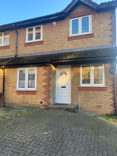 One double room available to let in Stratford E15  Main Photo