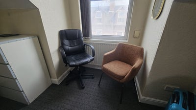 🏡 Clean & Comfortable Room | Bills Included Main Photo
