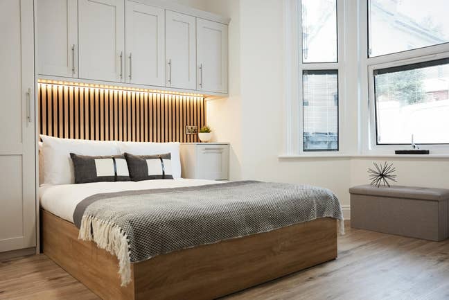 *All Bills Inc* 6 Luxury Self-Contained Studios Main Photo