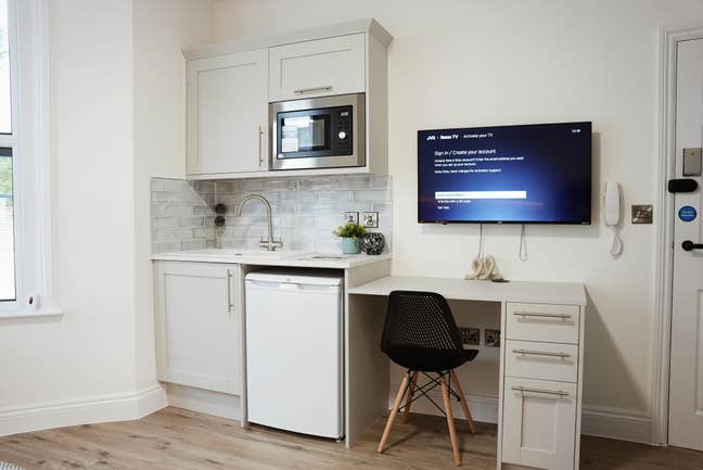 *All Bills Inc* 6 Luxury Self-Contained Studios Main Photo