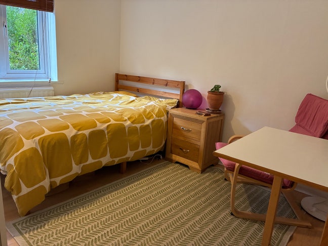 Double Bedsitting room Main Photo