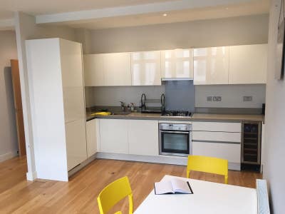 🏙️ Modern Living on Iconic Holloway Road Main Photo
