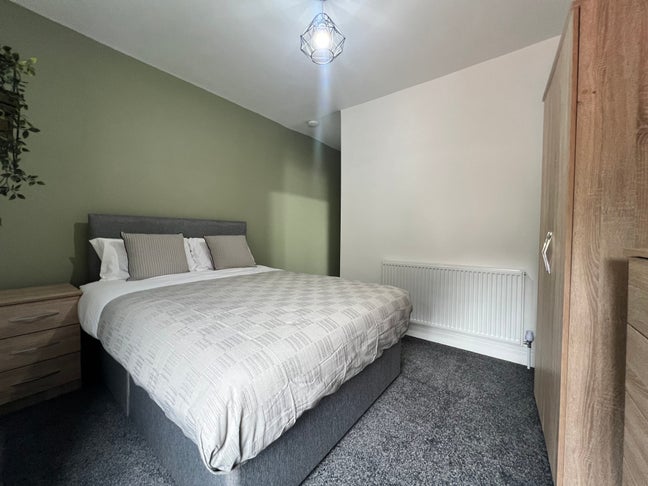 Great double room with en-suite Main Photo