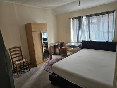 Large double room to rent  Main Photo