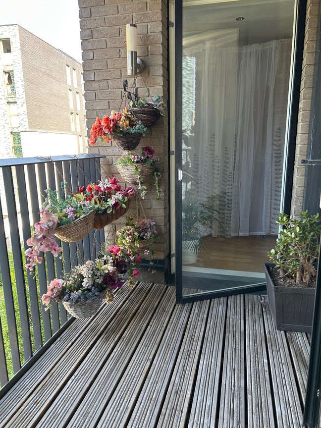Single room for rent in flat Main Photo